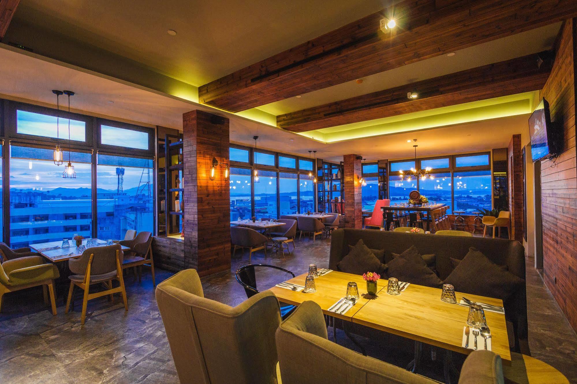 Hotel Xyz Таклобан Экстерьер фото